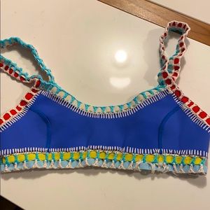 Kini blue top